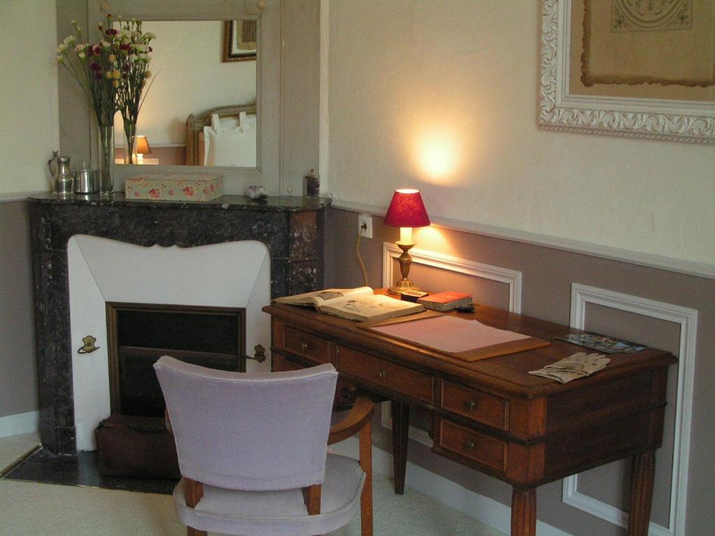 Château de la Haye Acomodação com café da manhã Contigné Quarto foto